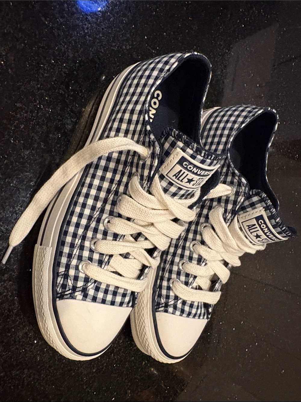 WOMEN'S CONVERSE CHUCK TAYLOR ALL STAR LIFT OX GINGHAM PLATFORM SNEAKERS - Picture 3 of 9